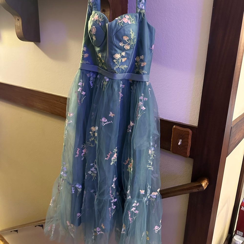 Green Floral Embroidered Dress size 8
